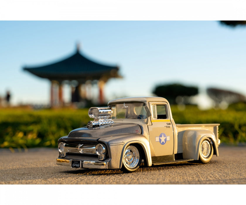 EAN 4006333084591 - Jada Toys Street Fighter 1956 Ford Pickup 1:24 imagen 10