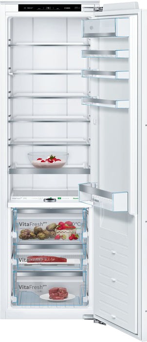 EAN 4242005207909 - Bosch Serie 8 KIF81PFE0 frigorífico Integrado 289 L imagen 1
