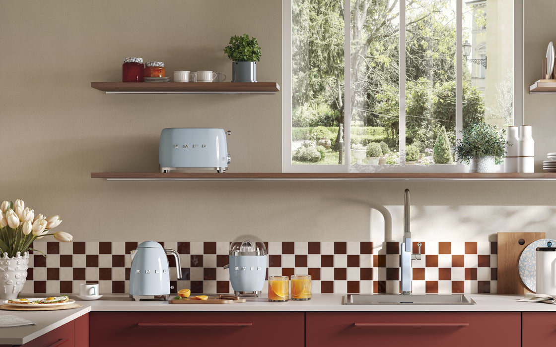 EAN 8017709227913 - Smeg KLF03PBEU tetera eléctrica 1,7 L 2400 W Azul imagen 8