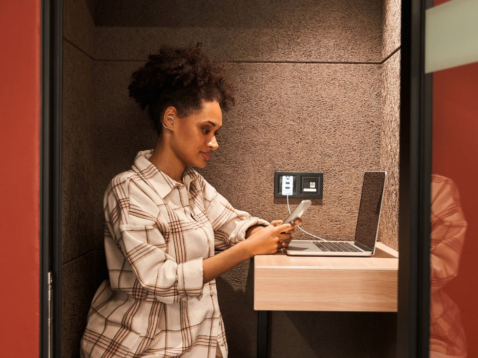 EAN 4711289503217 - AVerMedia GC313Pro Universal Blanco Corriente alterna Carga rápida Interior imagen 10