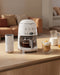 EAN 8017709280550 - Smeg DCF02WHEU cafetera eléctrica Totalmente automática Cafetera de filtro 1,4 L imagen 9