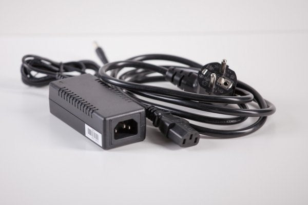 EAN 4250367758212 - Wantec 5821 adaptador e inversor de corriente Interior 60 W Negro imagen 1