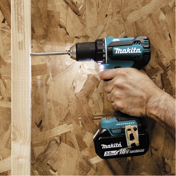 EAN 0088381866323 - Makita DDF485ZJ taladro 1900 RPM Sin llave 1,7 kg Negro, Azul imagen 4