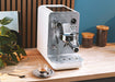 EAN 8017709347017 - Smeg EMC02WHMEU cafetera eléctrica Manual Máquina espresso 1,7 L imagen 42