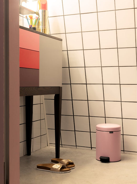 EAN 8710755255281 - Brabantia NewIcon 5 L Alrededor Acero Rosa imagen 2