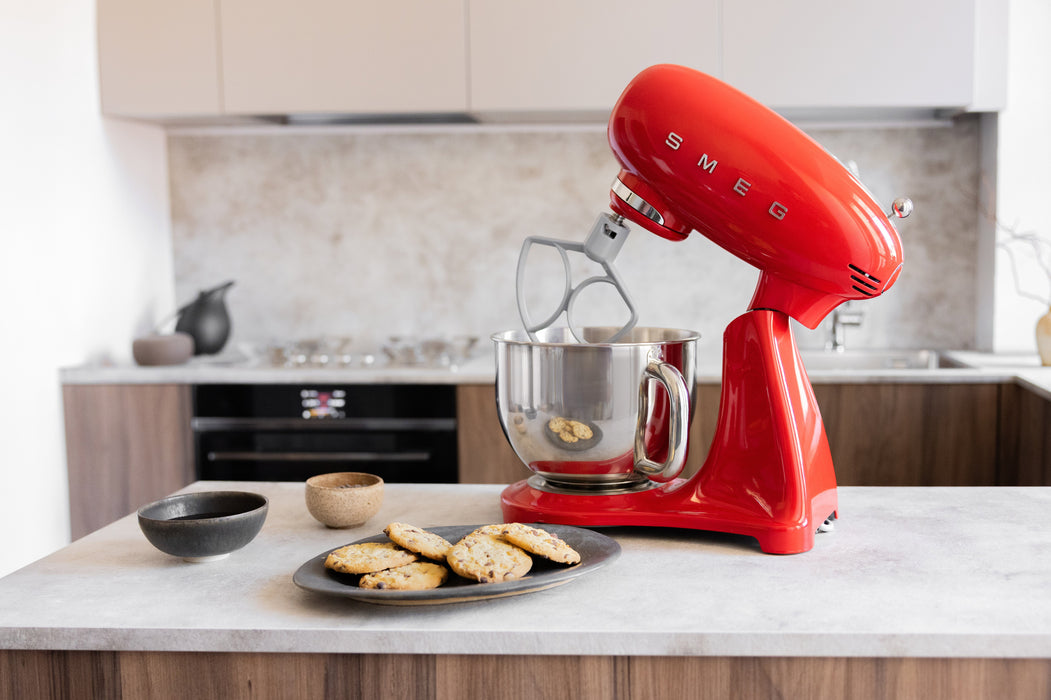 EAN 8017709353766 - Smeg SMF05RDEU batidora Batidora de varillas 1000 W Rojo imagen 13