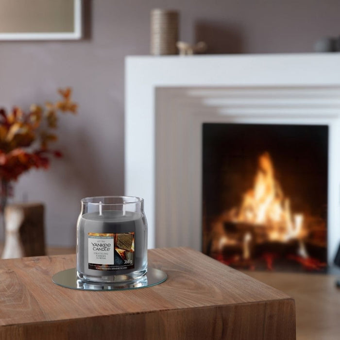 EAN 5038581191812 - Yankee Candle Crackling Embers vela Cilindro Madera Gris 1 pieza(s) imagen 2
