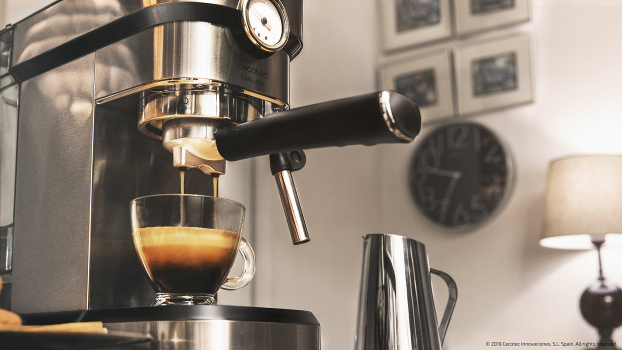 EAN 8435484015844 - Cecotec Cafelizzia 790 Steel Pro Semi-automática Máquina espresso 1,2 L imagen 5
