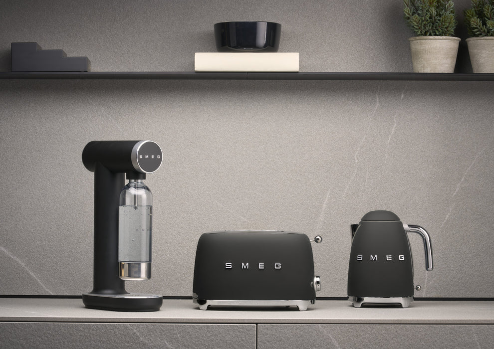 EAN 8017709347512 - Smeg SKC01BLM carbonatador Plástico Negro imagen 21