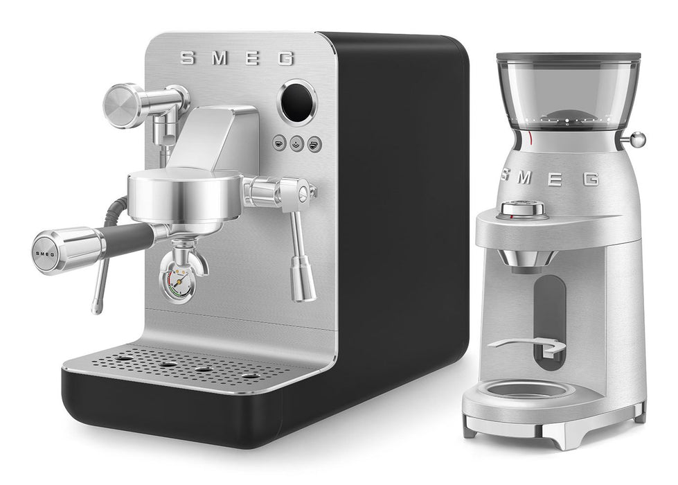 EAN 8017709346935 - Smeg EMC02BLMEU cafetera eléctrica Manual Máquina espresso 1,7 L imagen 21