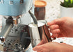 EAN 8017709324766 - Smeg ECF02PBEU cafetera eléctrica Manual Máquina espresso 1,1 L imagen 25