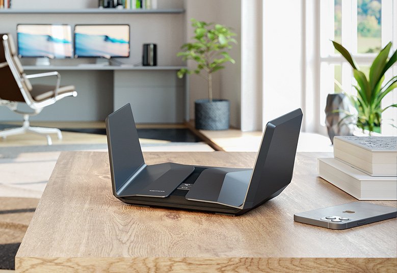 EAN 0606449155594 - NETGEAR Nighthawk RAXE500 router inalámbrico Gigabit Ethernet Tribanda (2.4 GHz / 5 GHz / 6 GHz) Negro imagen 3