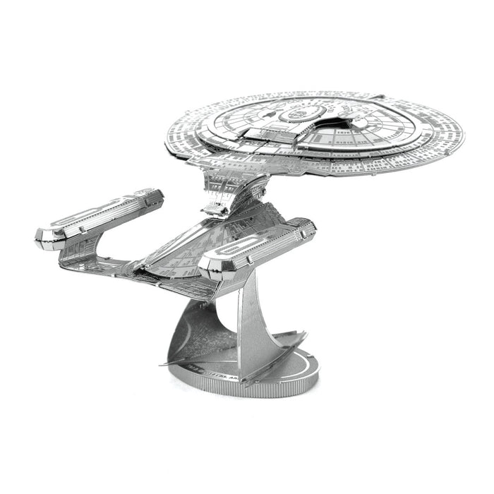 EAN 0032309012811 - Metal Earth USS Enterprise 1701-D Maqueta de transbordador Kit de montaje imagen 6