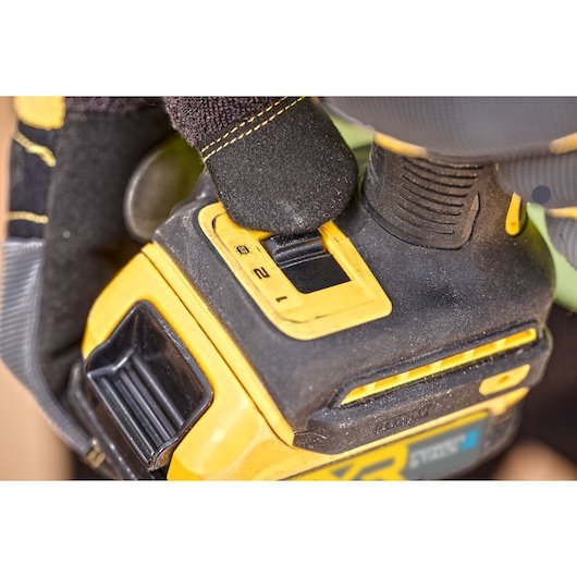 EAN 5035048832530 - DeWALT DCF870E2T-QW atornilladora de impacto con batería 1/4" 3000 RPM 56 Nm Negro, Amarillo 500 W 18 V imagen 13