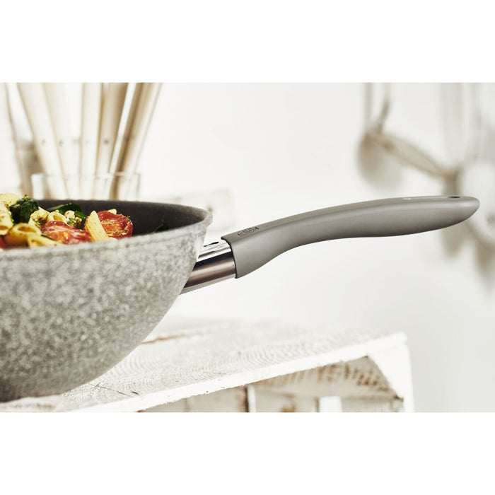 EAN 8003150509791 - BALLARINI 75002-937-0 cacerola Sartén para wok/sofrito Alrededor imagen 3