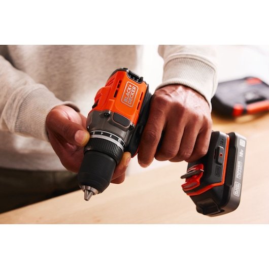 EAN 5035048832844 - Black & Decker BCD382XN-XJ taladro Naranja imagen 6
