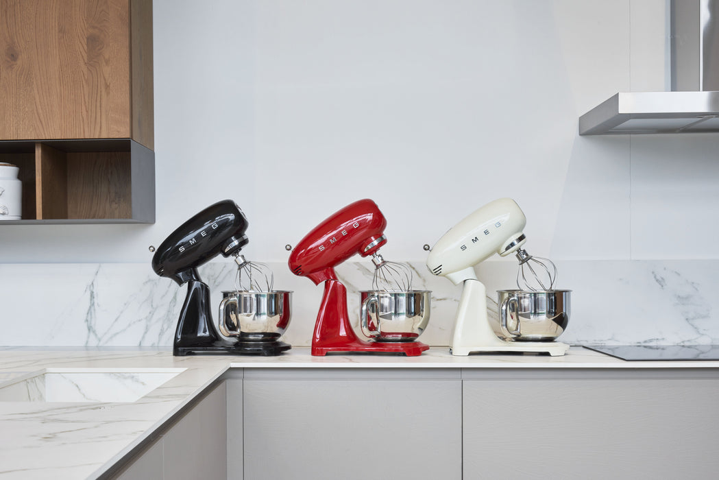 EAN 8017709269203 - Smeg SMF03RDEU batidora Batidora de varillas 800 W Rojo imagen 15