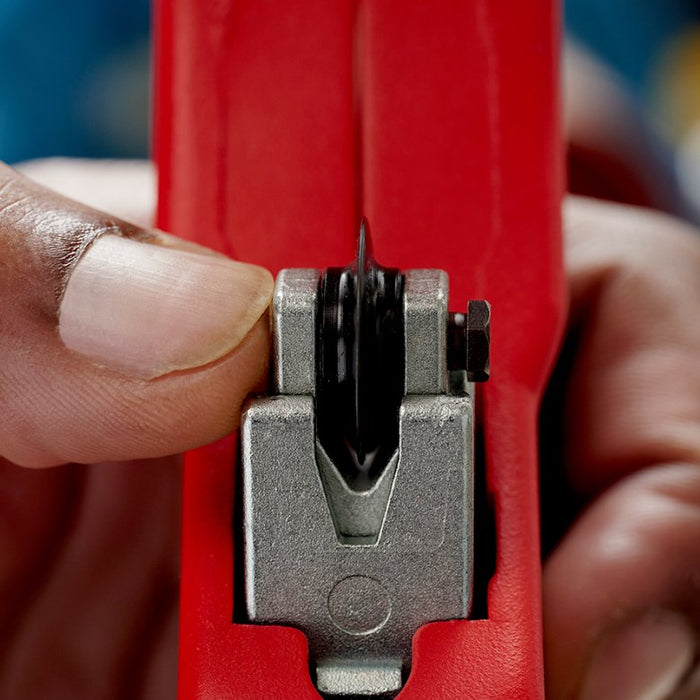EAN 4003773088127 - Knipex 90 31 03 BK cortatubos manual Cortador para tubos imagen 53