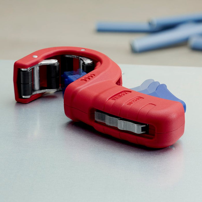 EAN 4003773087809 - Knipex 90 23 01 BK cortatubos manual Cortador para tubos imagen 29
