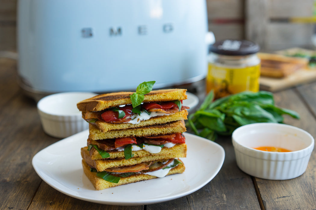 EAN 8017709189099 - Smeg TSF01PBEU tostadora 6 2 rebanada(s) 950 W Azul imagen 47