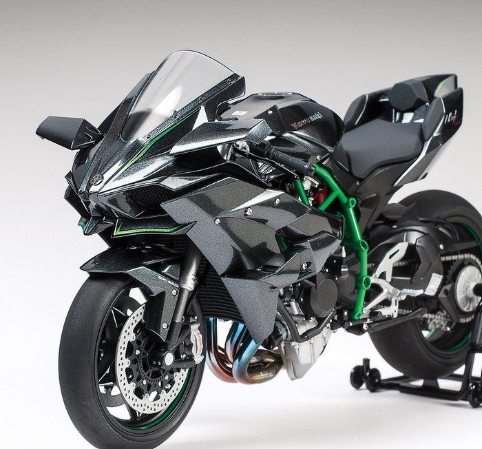 EAN 4950344141319 - Tamiya Kawasaki Ninja H2R Maqueta de motocicleta Kit de montaje 1:12 imagen 10