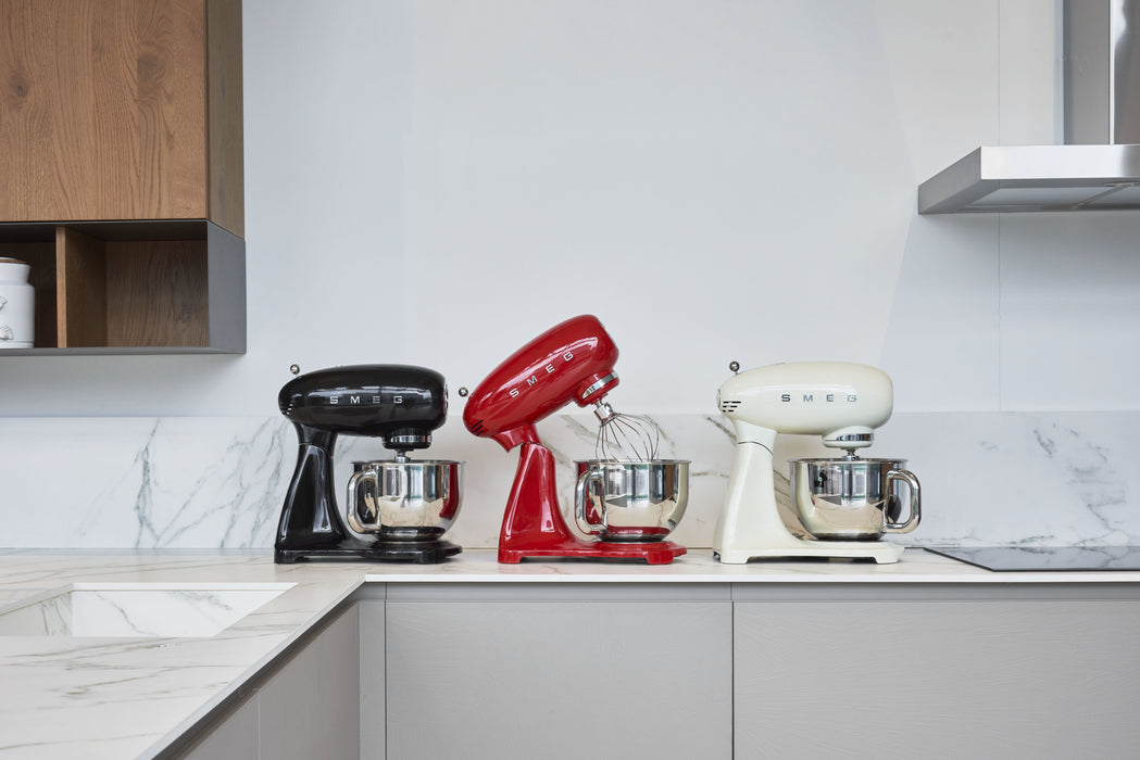 EAN 8017709269203 - Smeg SMF03RDEU batidora Batidora de varillas 800 W Rojo imagen 14