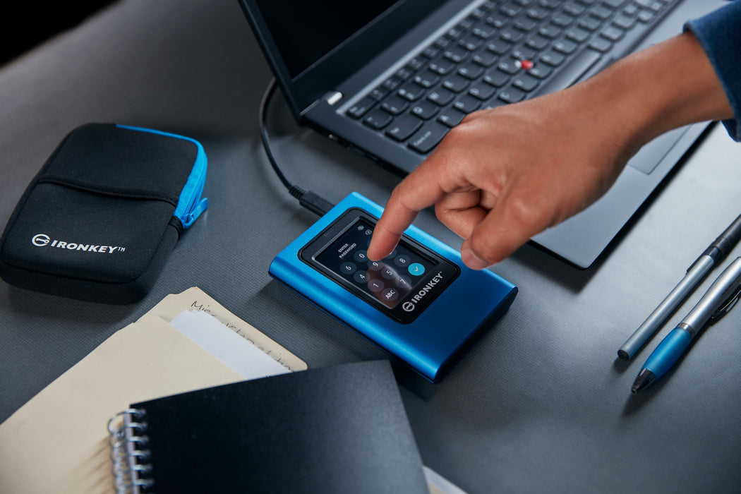 EAN 0740617341409 - Kingston Technology IronKey Vault Privacy 80 7,68 TB USB Tipo C 3.2 Gen 1 (3.1 Gen 1) Azul imagen 8