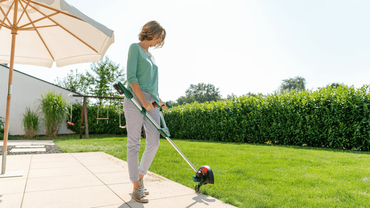 EAN 4059952614496 - Bosch UniversalGrassCut 18V-26 26 cm Batería Negro, Verde imagen 7