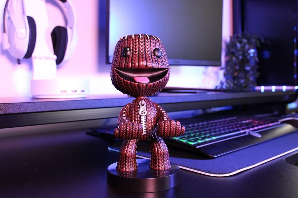 EAN 5060525895340 - Cable Guys Sackboy Soporte pasivo Mando de videoconsola, Teléfono móvil/smartphone Multicolor imagen 5