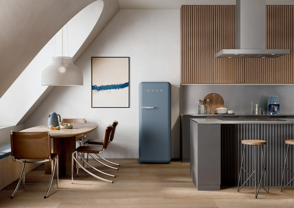 EAN 8017709343736 - Smeg KLF03SBMEU tetera eléctrica 1,7 L 2400 W Azul imagen 8