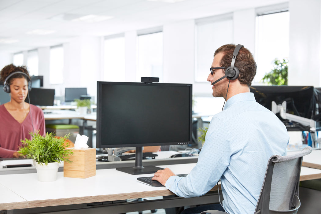 EAN 5099206090354 - Logitech 981-000875 auricular y casco Auriculares Alámbrico Diadema Llamadas/Música USB Tipo C Grafito imagen 9