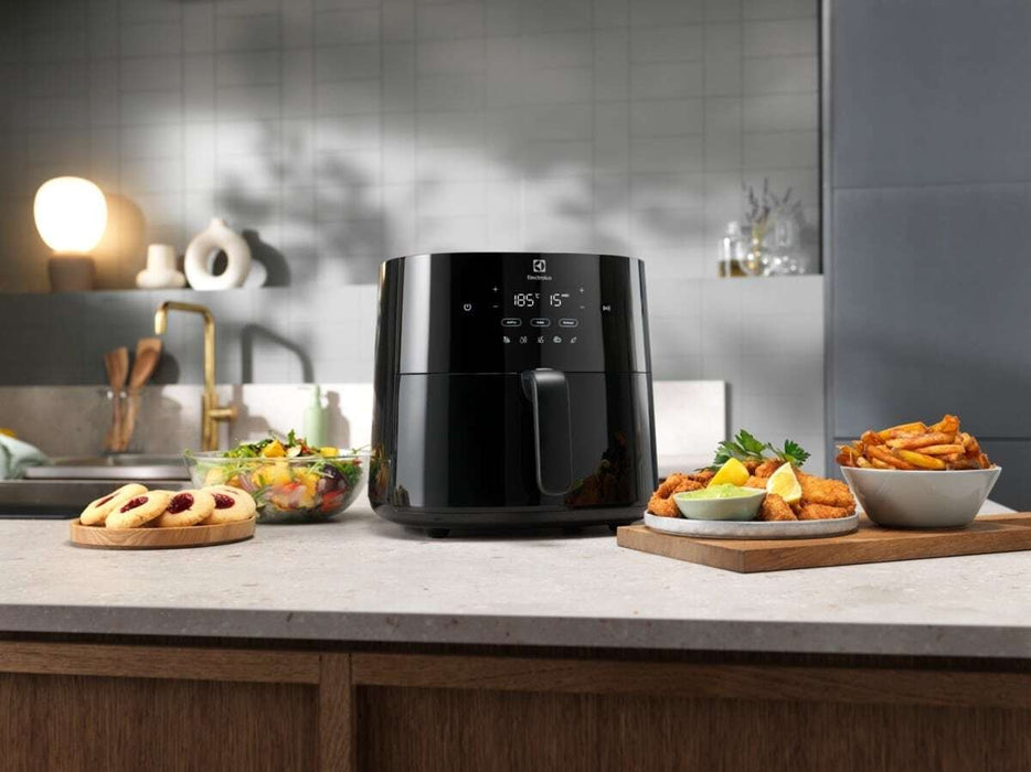 EAN 7333394032597 - Electrolux EAF7B Sencillo 6,8 L Independiente 1800 W Freidora de aire caliente Negro imagen 3