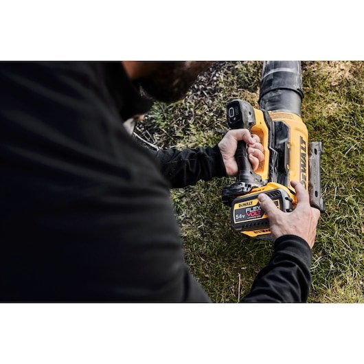 EAN 5035048809198 - DeWALT DCMBL777N-XJ soplador de hoja 54 V 258 kmh imagen 10