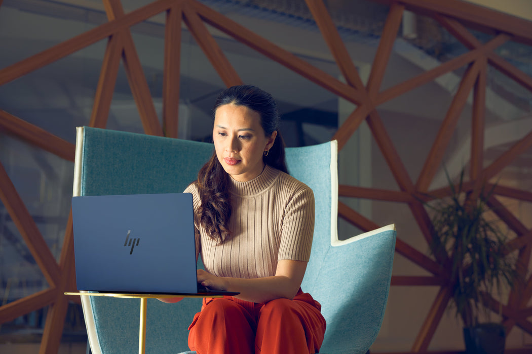 EAN 0198990505473 - HP EliteBook Ultra G1i Next Gen AI PC Wolf Pro Security Edition Copilot+ PC Intel Core Ultra 7 258V Portá imagen 10