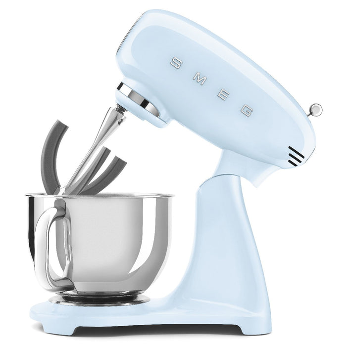 EAN 8017709311902 - Smeg SMF03PBEU batidora Batidora de varillas 800 W Azul imagen 4