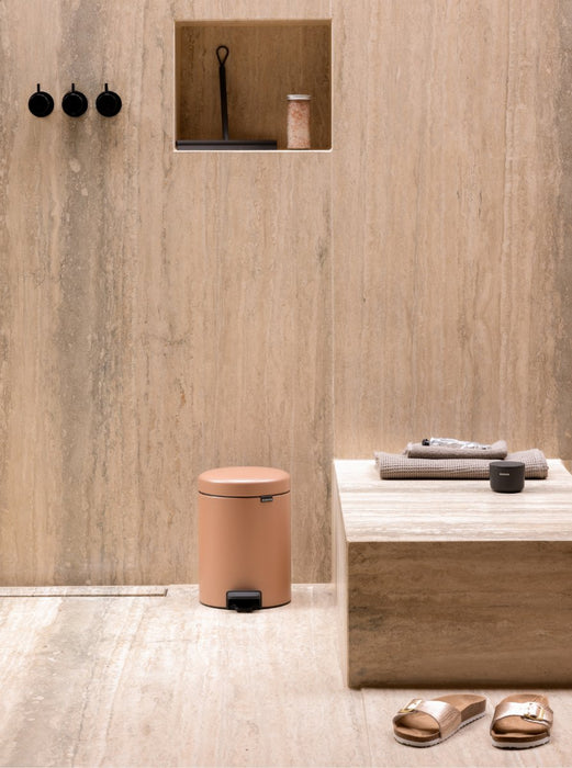EAN 8710755255267 - Brabantia NewIcon 5 L Alrededor Acero Oro imagen 2