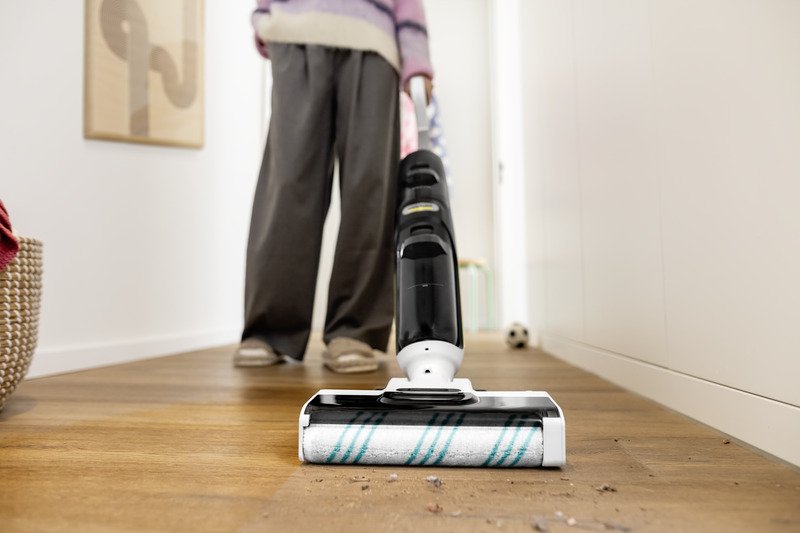 EAN 4066529223296 - Kärcher FCV 4 Dry Pet & Home Aspiradora escoba 3 en 1 Batería Seca y húmeda Sin bolsa Negro imagen 7