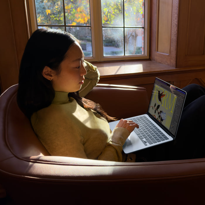 EAN 195950689129 - Apple MacBook Air Apple M M5 Portátil 34,5 cm (13.6") 16 GB 1 TB SSD Wi-Fi 7 (802.11be) macOS Tahoe Beige imagen 3