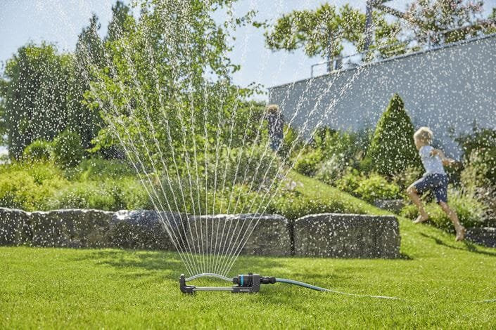 EAN 4078500057622 - Gardena 18920-20 rociador de agua Rociador de agua oscilante Negro, Plata imagen 5