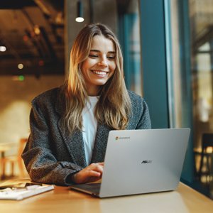 EAN 4711636639989 - ASUS Chromebook CM14 CM1406CM4A-LY0050 MediaTek Kompanio Kompanio 540 35,6 cm (14") WUXGA 8 GB LPDDR5x-SD imagen 7