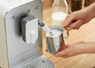 EAN 8017709334932 - Smeg BCC12WHMEU cafetera eléctrica Máquina espresso 1,4 L imagen 39