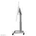 EAN 8717371448059 - Neomounts NM-HUB2LIFTSILVER mueble y soporte para dispositivo multimedia Plata Soporte de suelo con rueda imagen 3