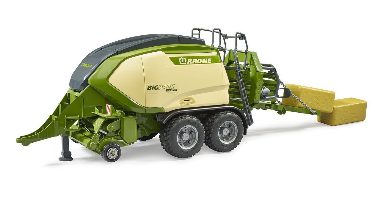 EAN 4001702020330 - BRUDER 25116534 modelo a escala Empacadora Previamente montado 1:16 imagen 1