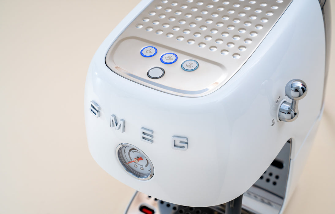 EAN 8017709349424 - Smeg ECF03WHEU cafetera eléctrica Semi-automática Máquina espresso 1,4 L imagen 20