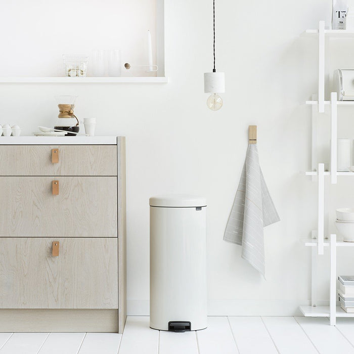 EAN 8710755111785 - Brabantia Pedal Bin newIcon Alrededor Blanco imagen 4