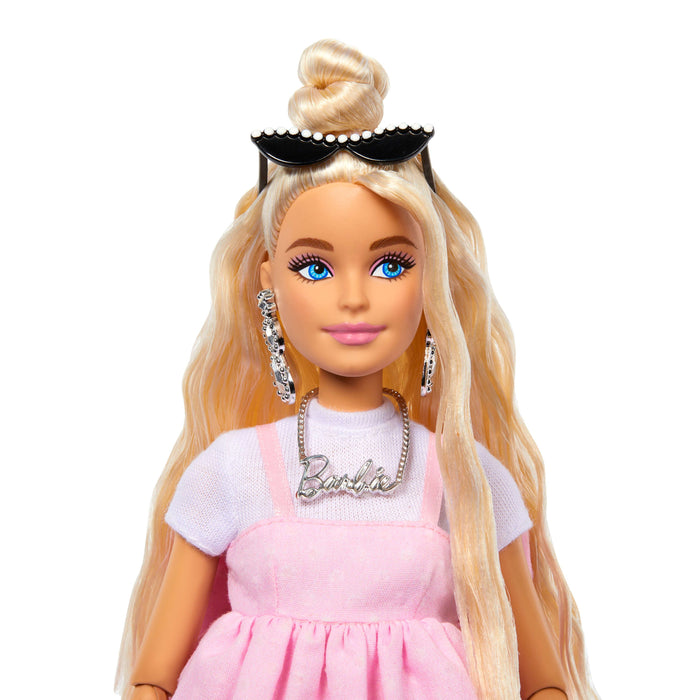 EAN 0194735255955 - Barbie Fashionistas HYV27 muñeca imagen 4
