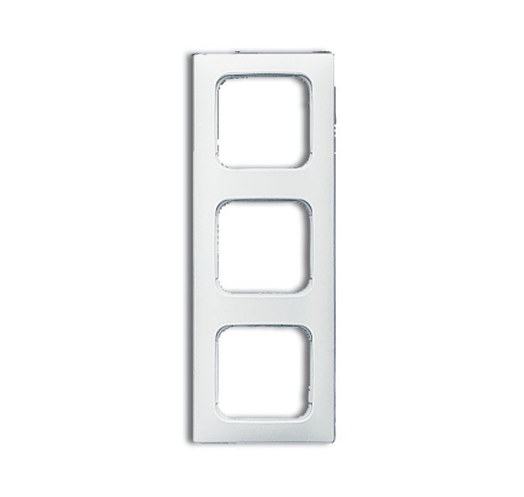 EAN 4011395117385 - Busch-Jaeger 1725-0-1496 placa de pared y cubierta de interruptor Blanco imagen 1