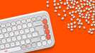 EAN 5099206127494 - Logitech 920-013060 teclado Universal Bluetooth QWERTZ Alemán Blanco imagen 6