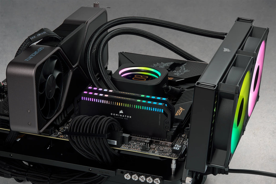 EAN 840006672692 - Corsair Dominator CMT64GX5M2B6800C40 módulo de memoria 64 GB 2 x 32 GB DDR5 288-pin DIMM imagen 3
