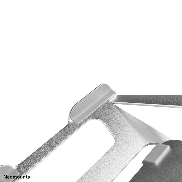 EAN 8717371448318 - Neomounts NSLS085SILVER soporte para ordenador portátil Plata 43,2 cm (17") imagen 16